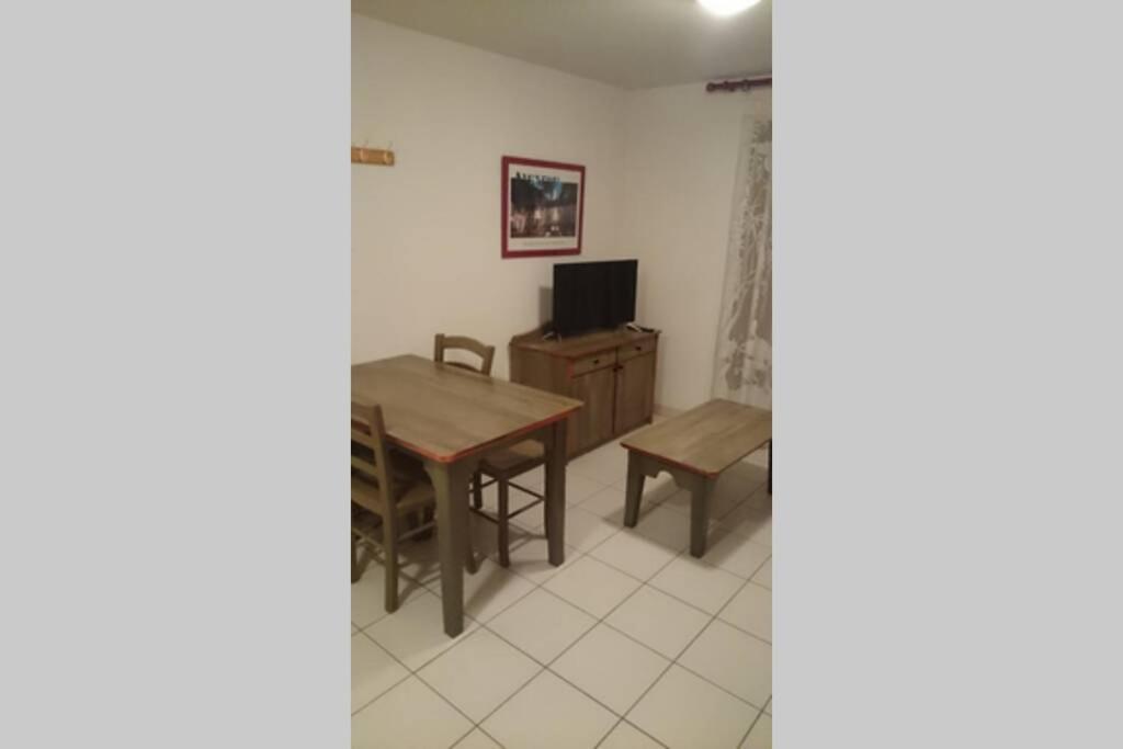 T 2 Dans Village Vacances 3 *** A Saint Geniez 2 Piscines Chauffee Pierrefiche  Kültér fotó