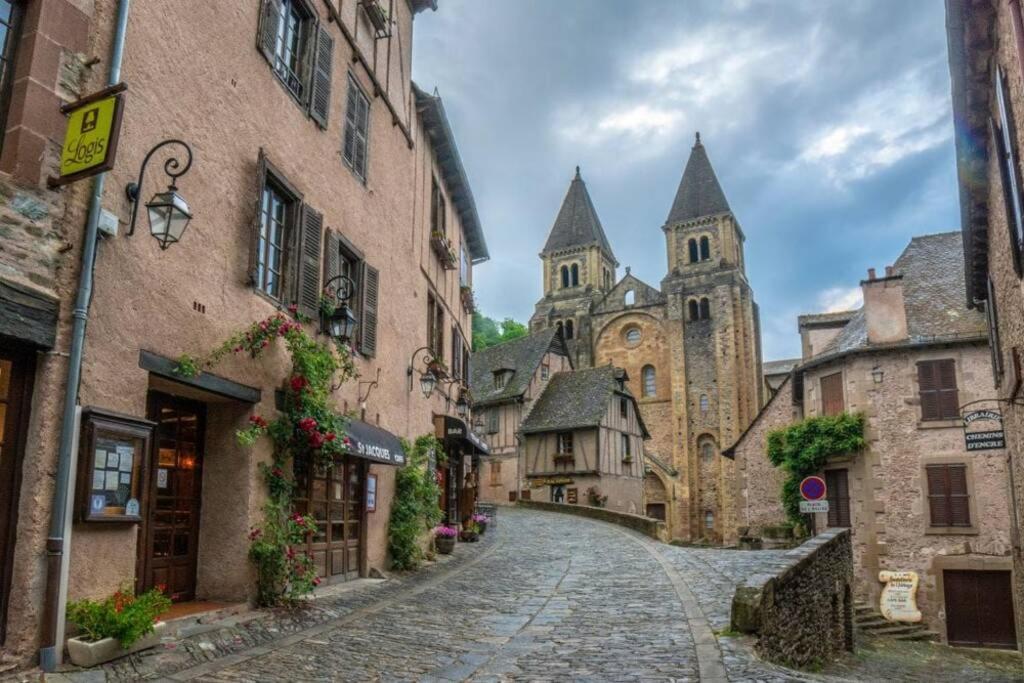 T 2 Dans Village Vacances 3 *** A Saint Geniez 2 Piscines Chauffee Pierrefiche  Kültér fotó