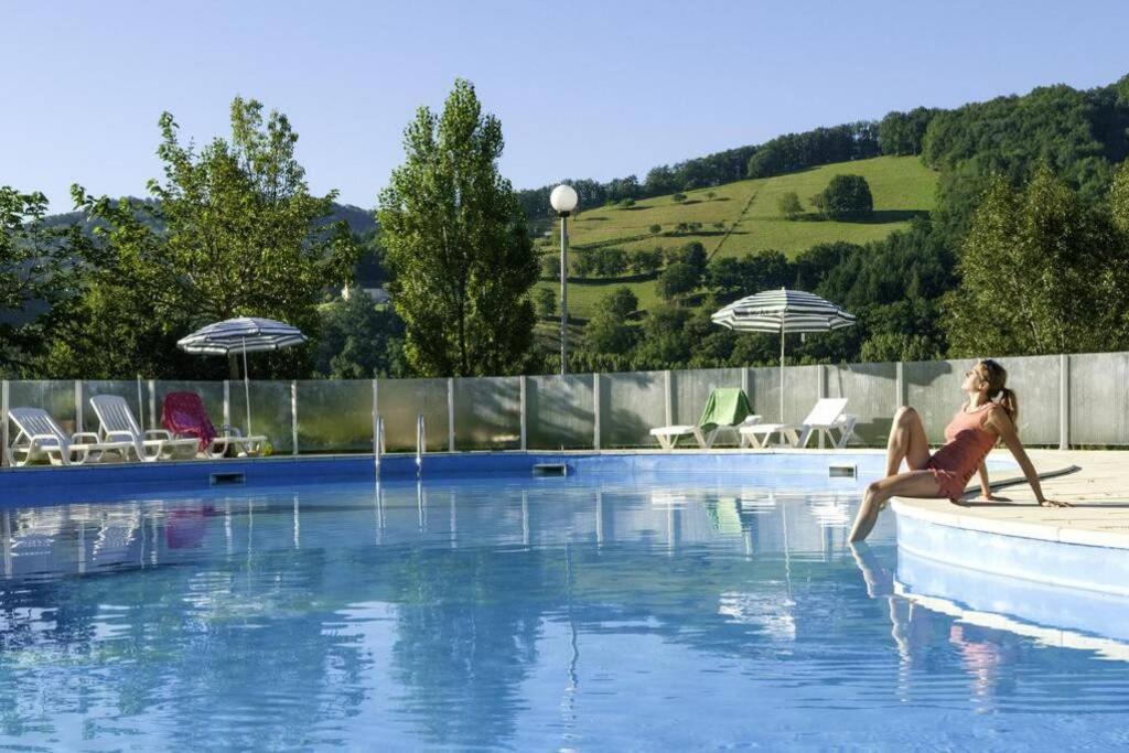 T 2 Dans Village Vacances 3 *** A Saint Geniez 2 Piscines Chauffee Pierrefiche  Kültér fotó